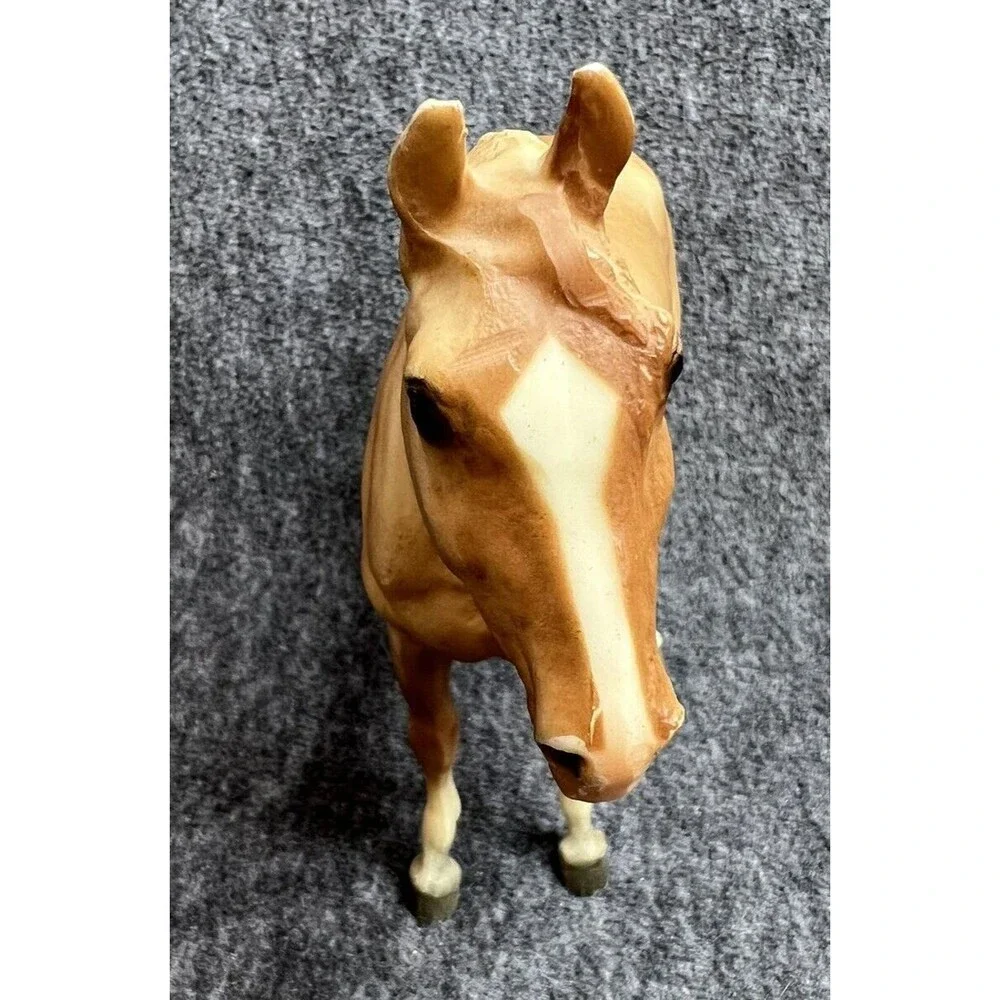 Breyer Quarter Horse Yearling #101 Matte and Semigloss Palomino 1970-80